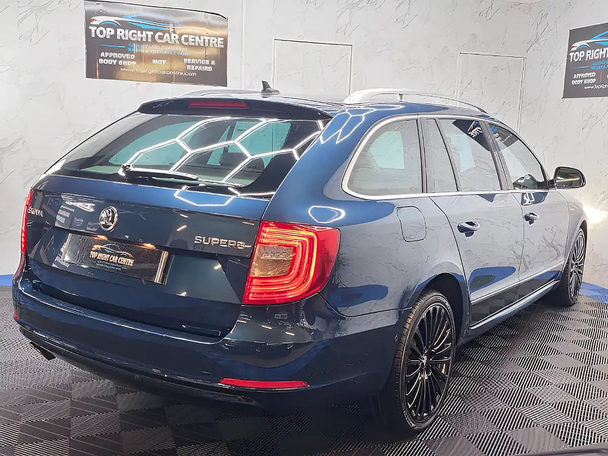 Used 2014 Skoda Superb Laurin & Klement Blue - Interior and Exterior details 8