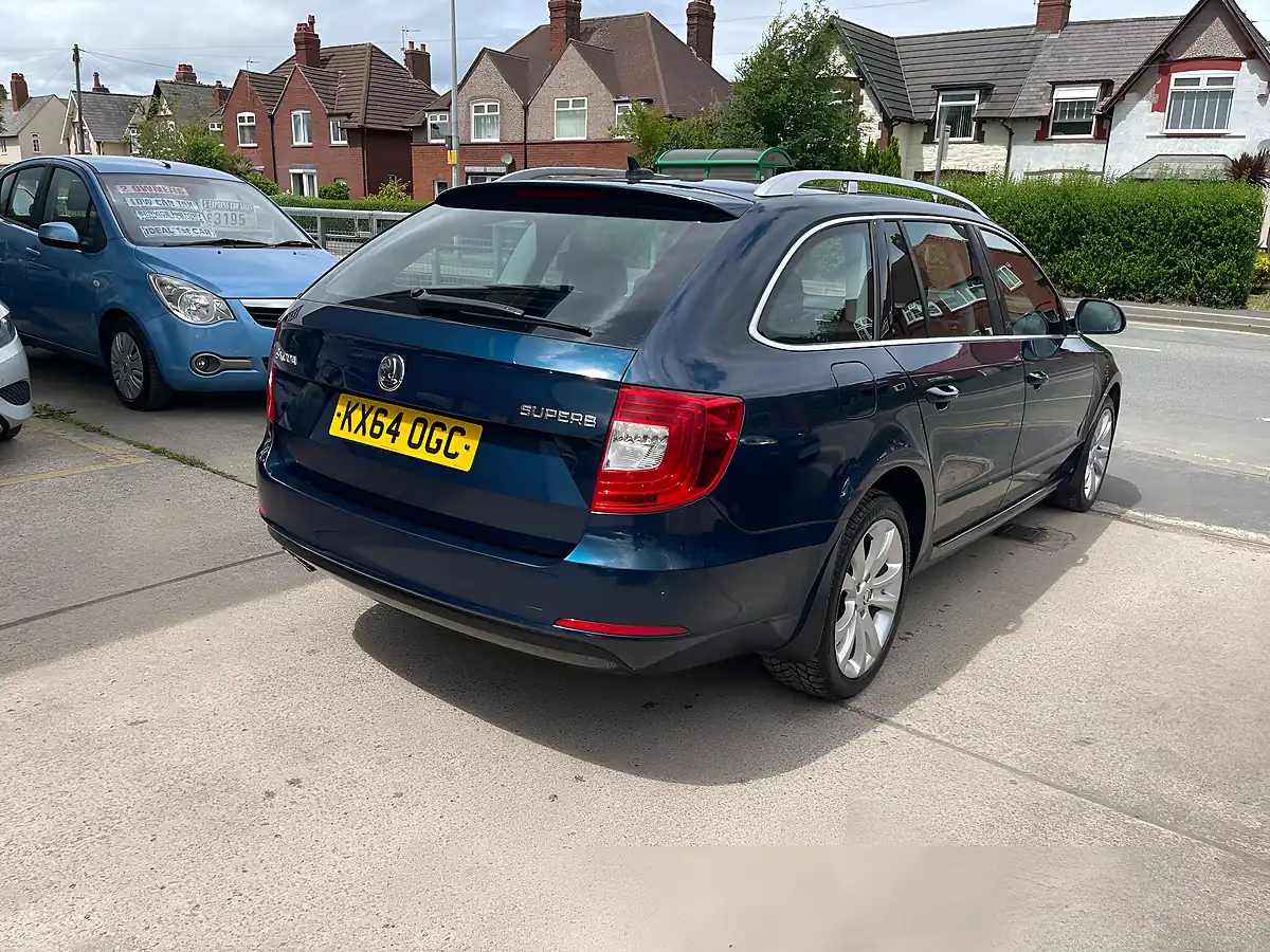 Used 2014 Skoda Superb Se Blue - Interior and Exterior details 2