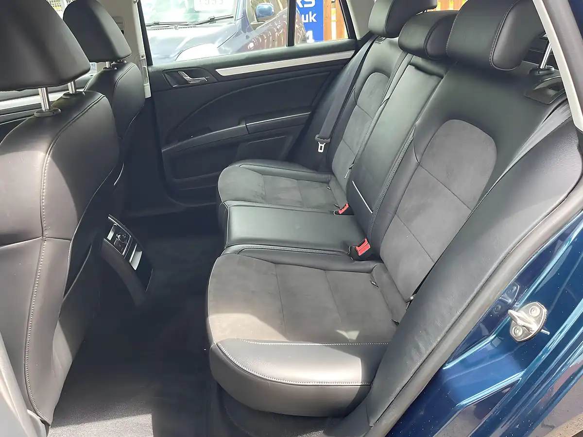 Used 2014 Skoda Superb Se Blue - Interior and Exterior details 20