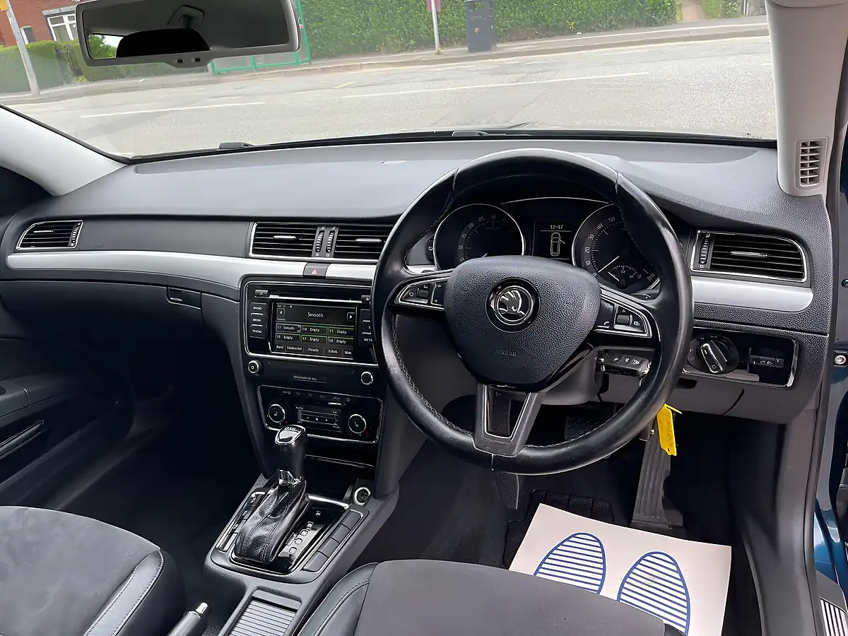 Used 2014 Skoda Superb Se Blue - Interior and Exterior details 9