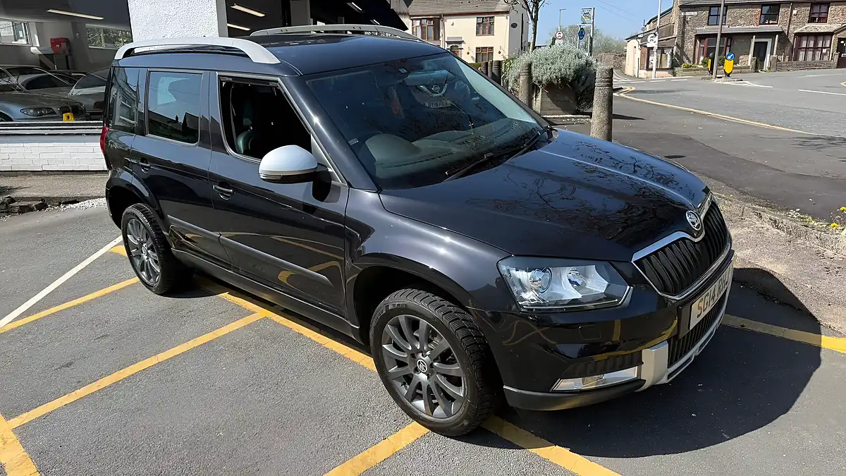 Used 2014 Skoda Yeti Elegance Outdoor Black - Interior and Exterior details 11