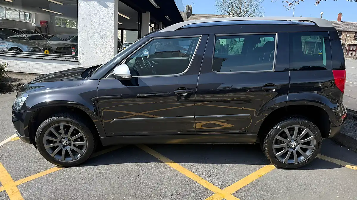 Used 2014 Skoda Yeti Elegance Outdoor Black - Interior and Exterior details 15