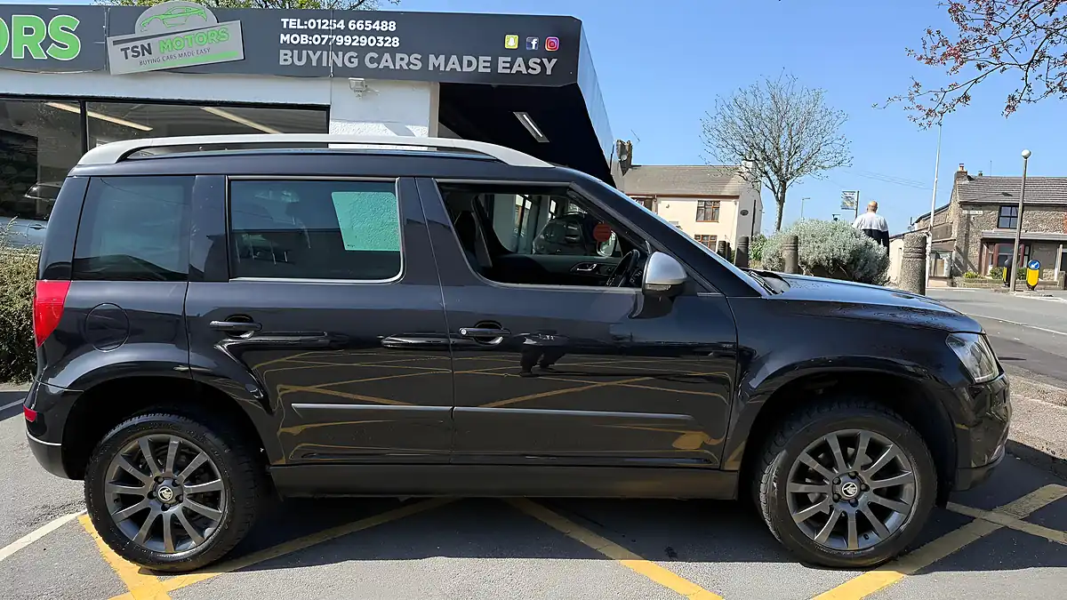 Used 2014 Skoda Yeti Elegance Outdoor Black - Interior and Exterior details 16