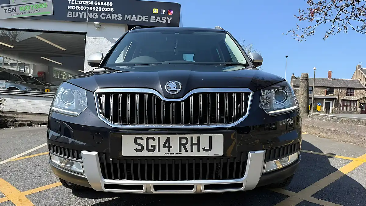 Used 2014 Skoda Yeti Elegance Outdoor Black - Interior and Exterior details 2