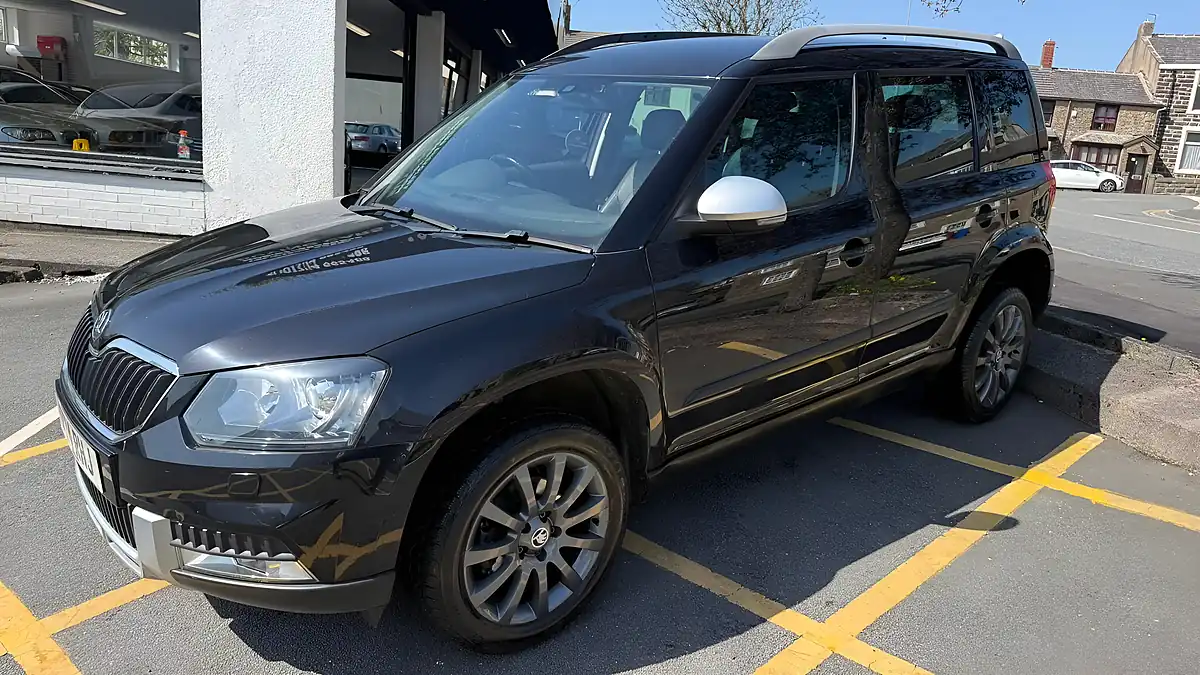 Used 2014 Skoda Yeti Elegance Outdoor Black - Interior and Exterior details 3