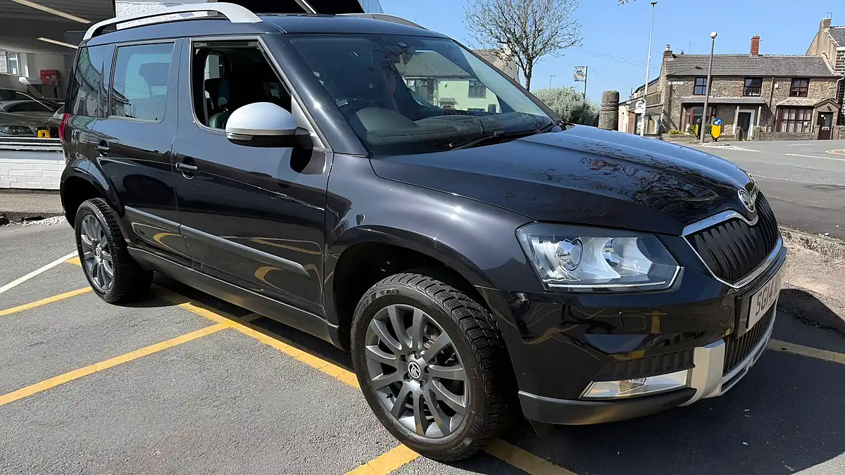 Used 2014 Skoda Yeti Elegance Outdoor Black - Interior and Exterior details 5