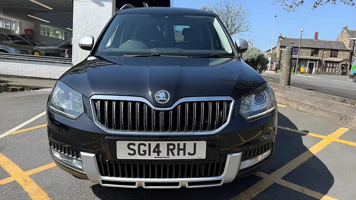 Used 2014 Skoda Yeti Elegance Outdoor Black - Interior and Exterior details 6