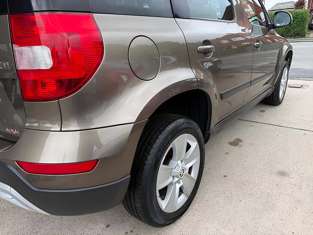 Used 2014 Skoda Yeti Elegance Outdoor Brown - Interior and Exterior details 13