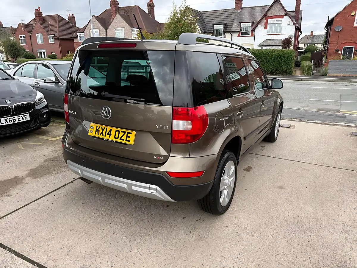 Used 2014 Skoda Yeti Elegance Outdoor Brown - Interior and Exterior details 3