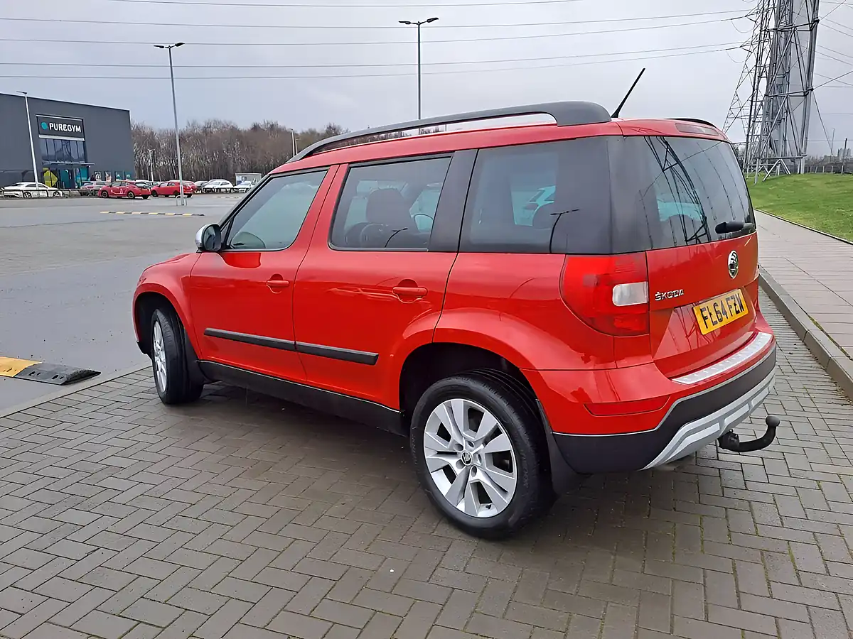 Used 2014 Skoda Yeti Elegance Outdoor Red - Interior and Exterior details 3