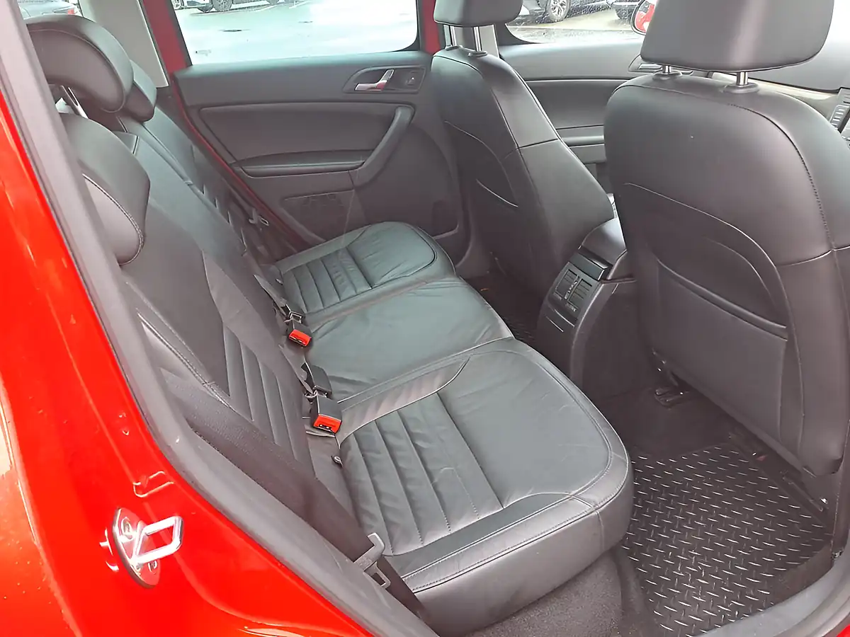 Used 2014 Skoda Yeti Elegance Outdoor Red - Interior and Exterior details 7
