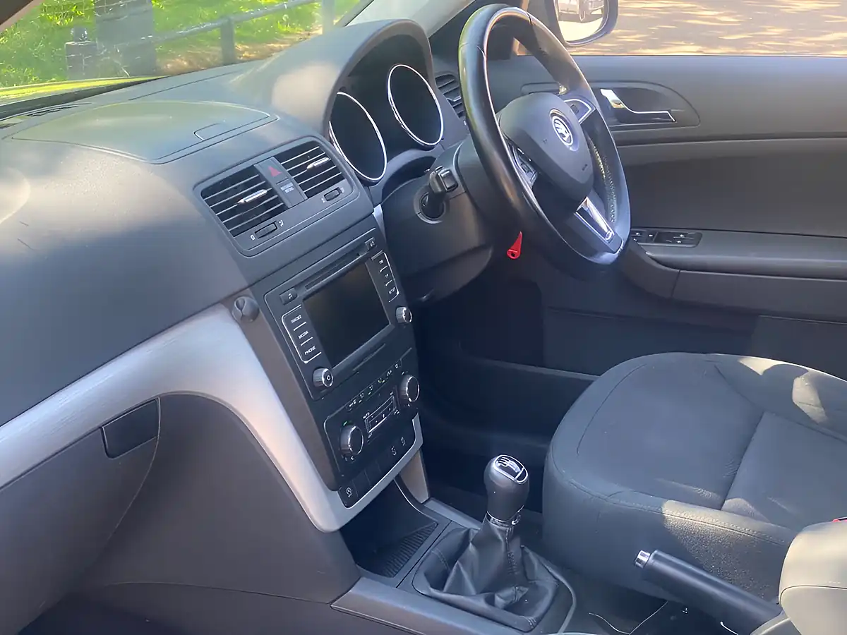 Used 2014 Skoda Yeti Greenline Ii Se Beige - Interior and Exterior details 11