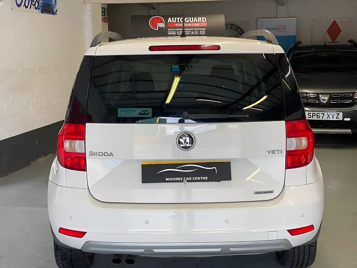 Used 2014 Skoda Yeti Greenline Ii Se White - Interior and Exterior details 7