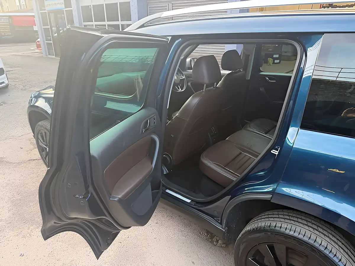 Used 2014 Skoda Yeti Laurin & Klement Outdoor Blue - Interior and Exterior details 13