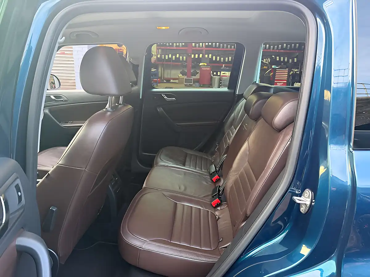 Used 2014 Skoda Yeti Laurin & Klement Outdoor Blue - Interior and Exterior details 15