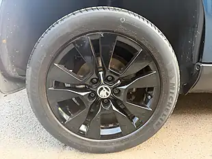 Used 2014 Skoda Yeti Laurin & Klement Outdoor Blue - Interior and Exterior details 3