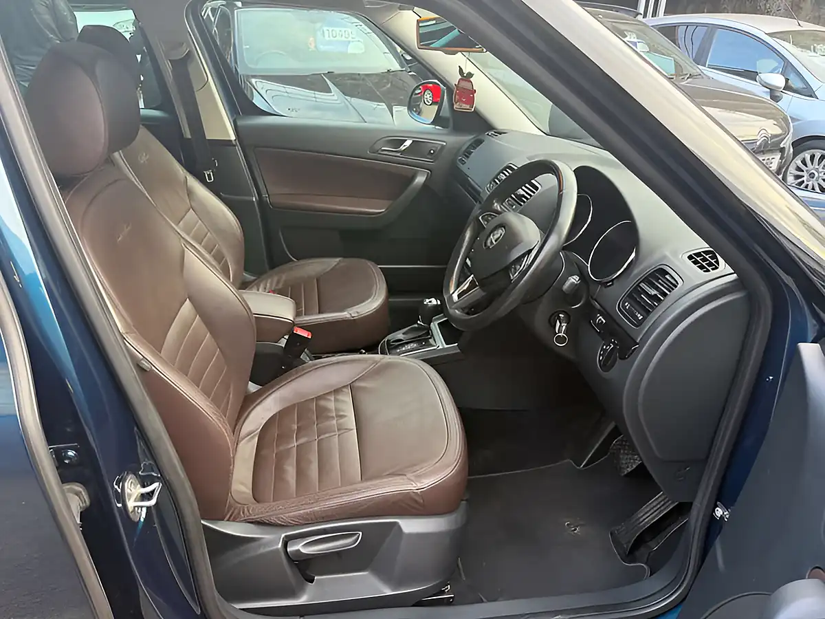 Used 2014 Skoda Yeti Laurin & Klement Outdoor Blue - Interior and Exterior details 9