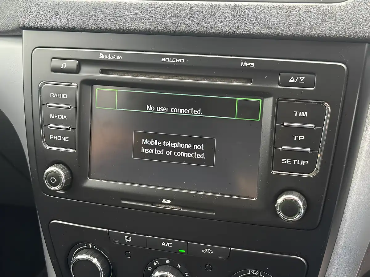 Used 2014 Skoda Yeti S Black - Interior and Exterior details 14