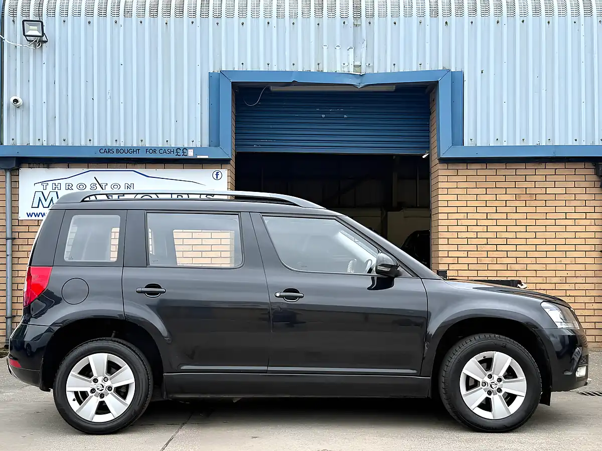 Used 2014 Skoda Yeti S Black - Interior and Exterior details 6