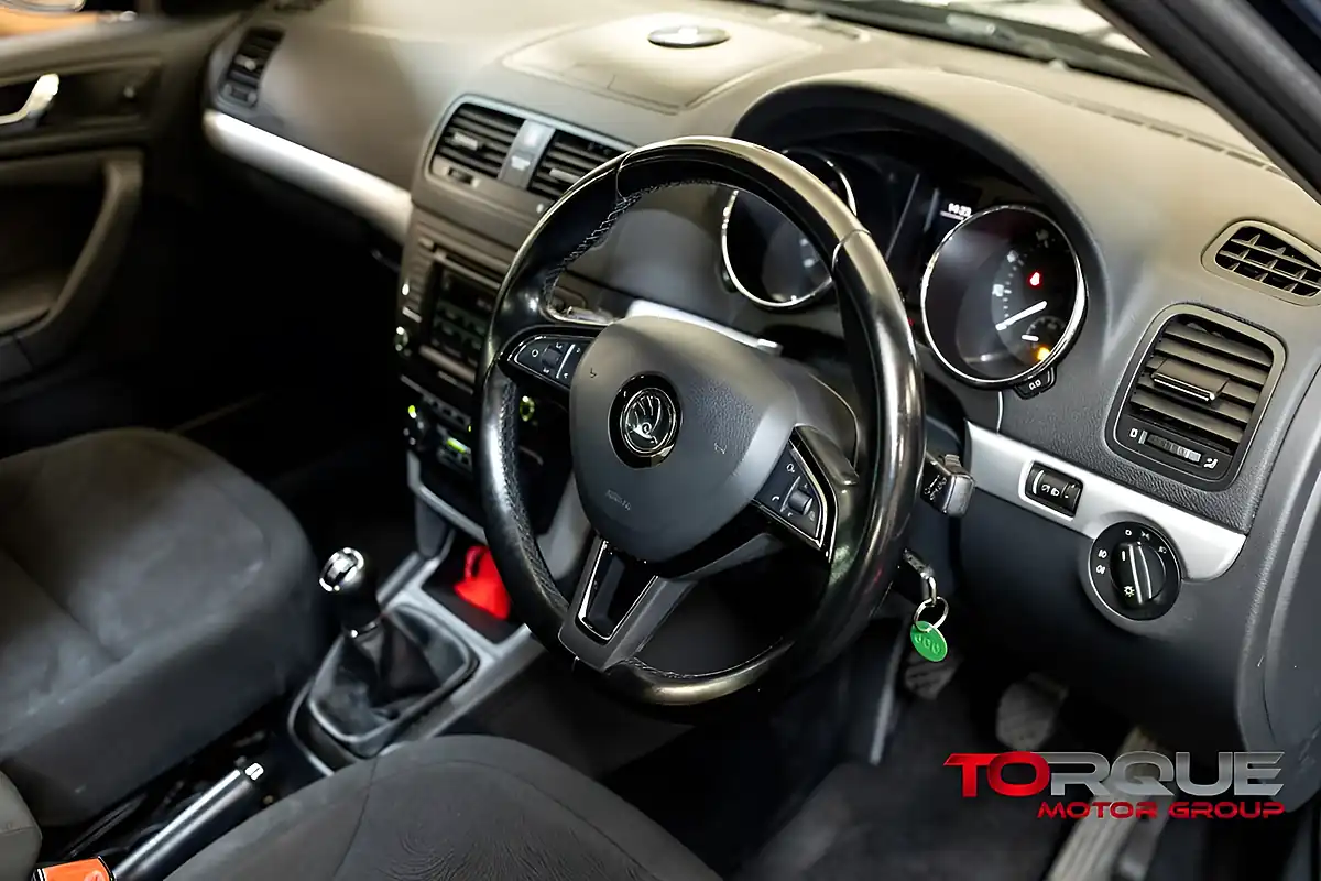 Used 2014 Skoda Yeti Se Blue - Interior and Exterior details 6