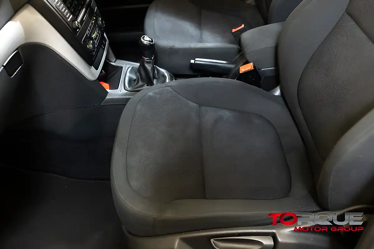 Used 2014 Skoda Yeti Se Blue - Interior and Exterior details 9
