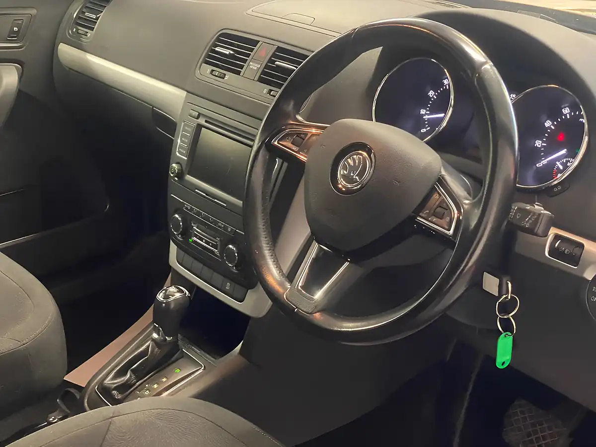 Used 2014 Skoda Yeti Se Bronze - Interior and Exterior details 11