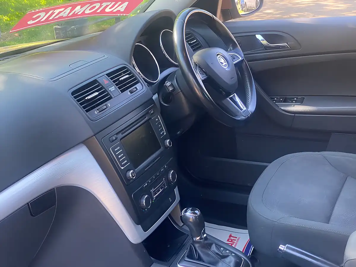 Used 2014 Skoda Yeti Se Bronze - Interior and Exterior details 13