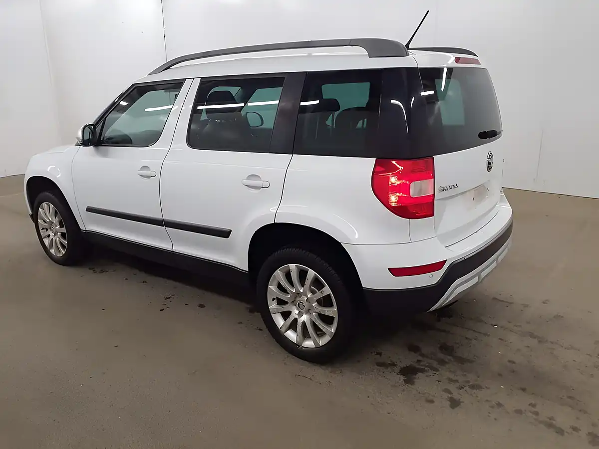 Used 2014 Skoda Yeti Se Outdoor Edition White - Interior and Exterior details 5
