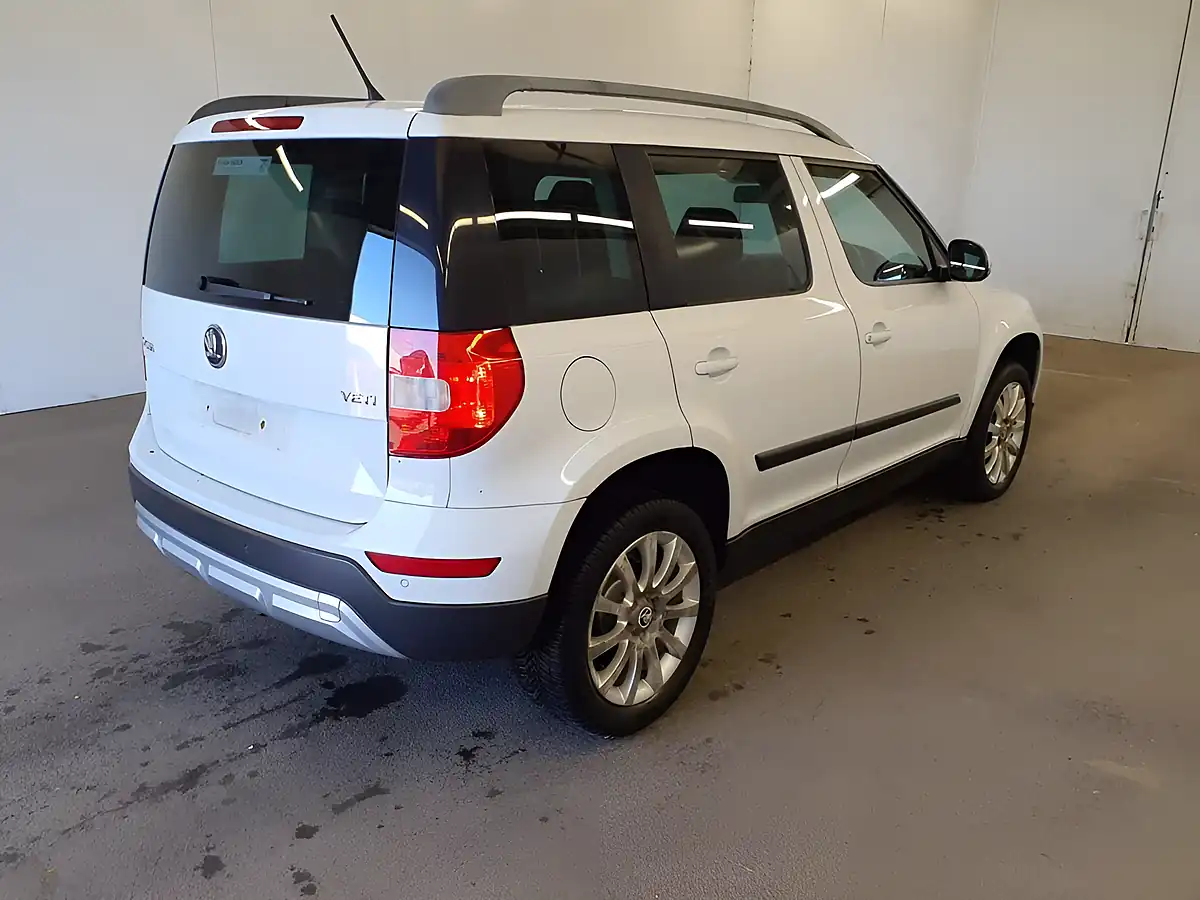 Used 2014 Skoda Yeti Se Outdoor Edition White - Interior and Exterior details 6