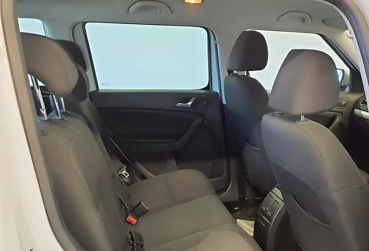 Used 2014 Skoda Yeti Se Outdoor Edition White - Interior and Exterior details 9