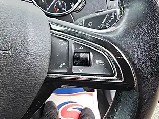 Used 2014 Skoda Yeti Se Red - Interior and Exterior details 16