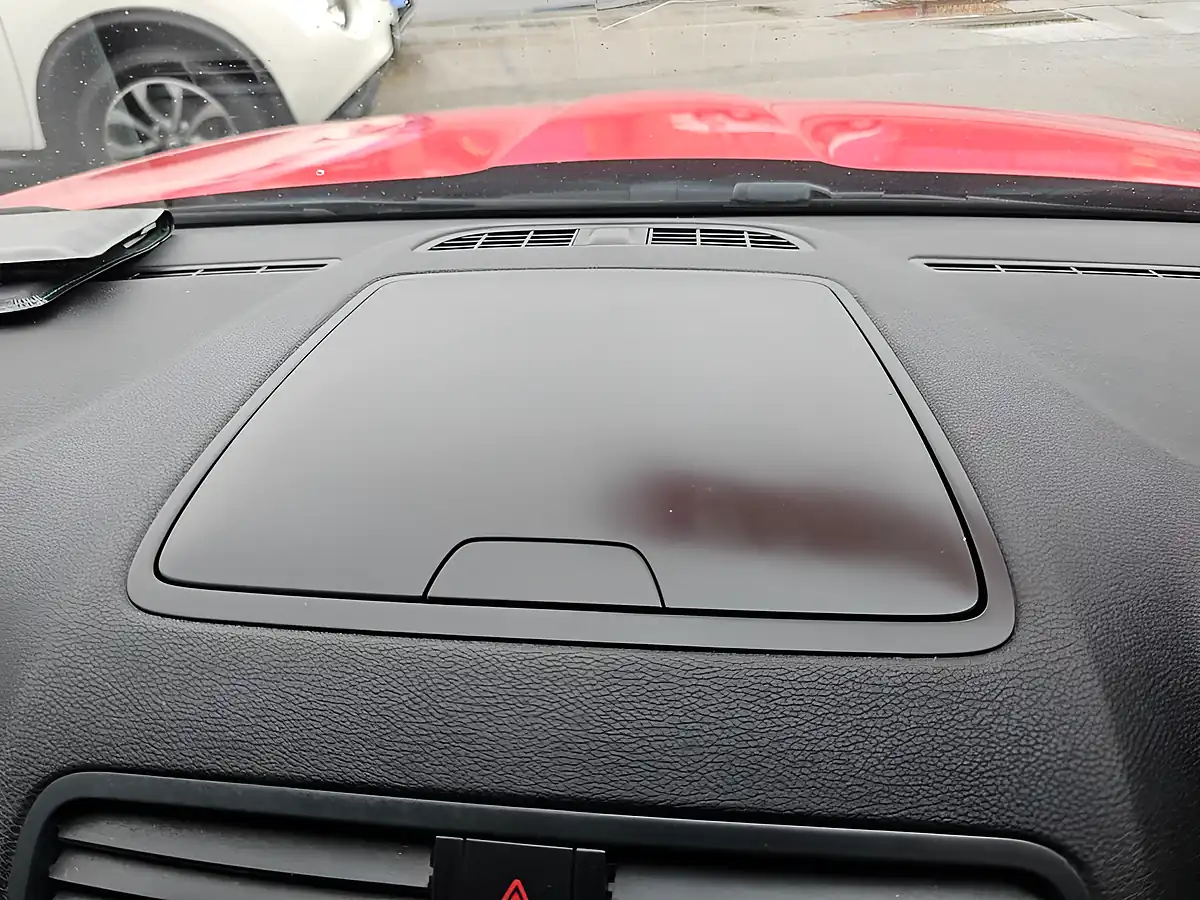 Used 2014 Skoda Yeti Se Red - Interior and Exterior details 17