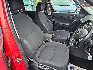Used 2014 Skoda Yeti Se Red - Interior and Exterior details 11
