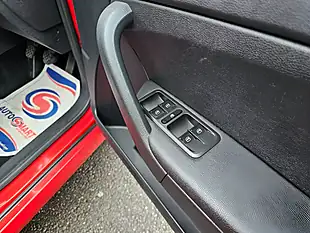 Used 2014 Skoda Yeti Se Red - Interior and Exterior details 16