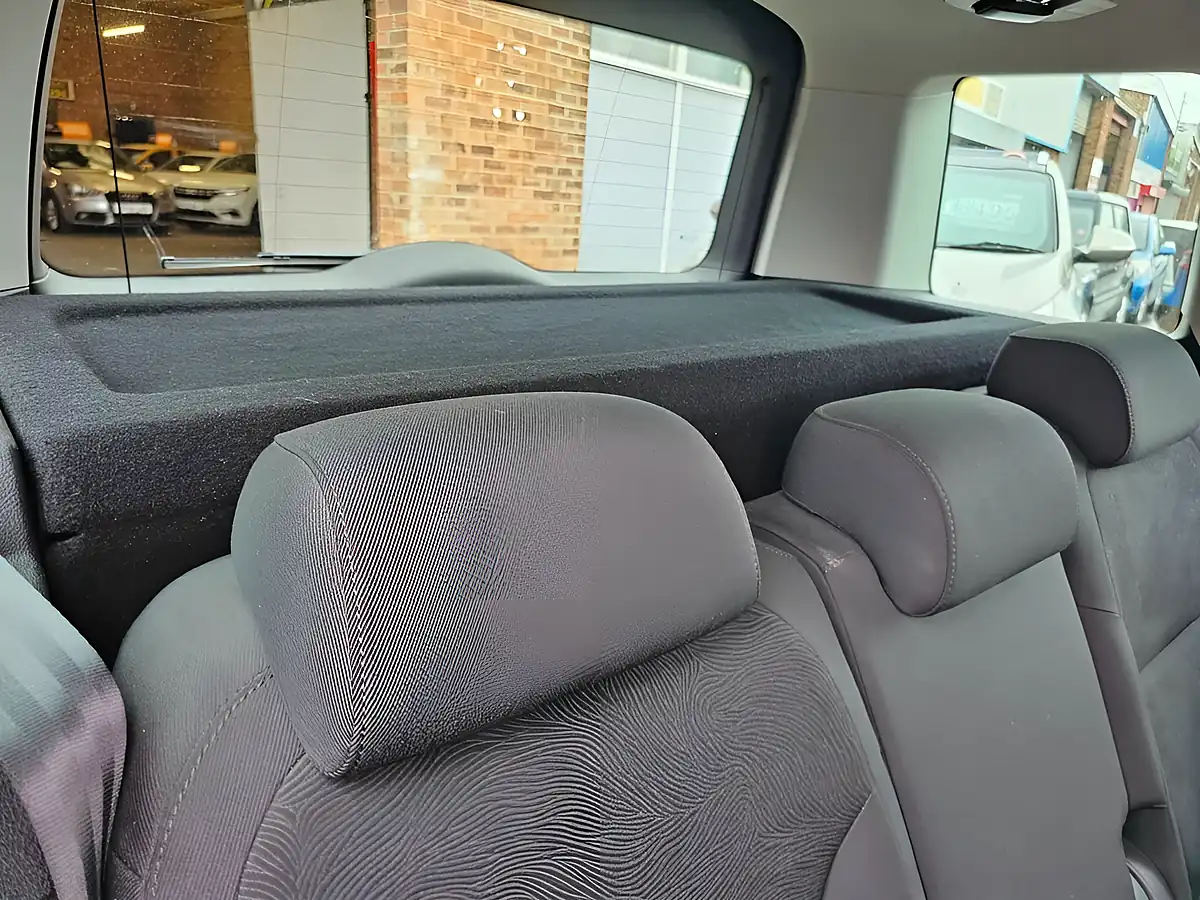 Used 2014 Skoda Yeti Se Red - Interior and Exterior details 8