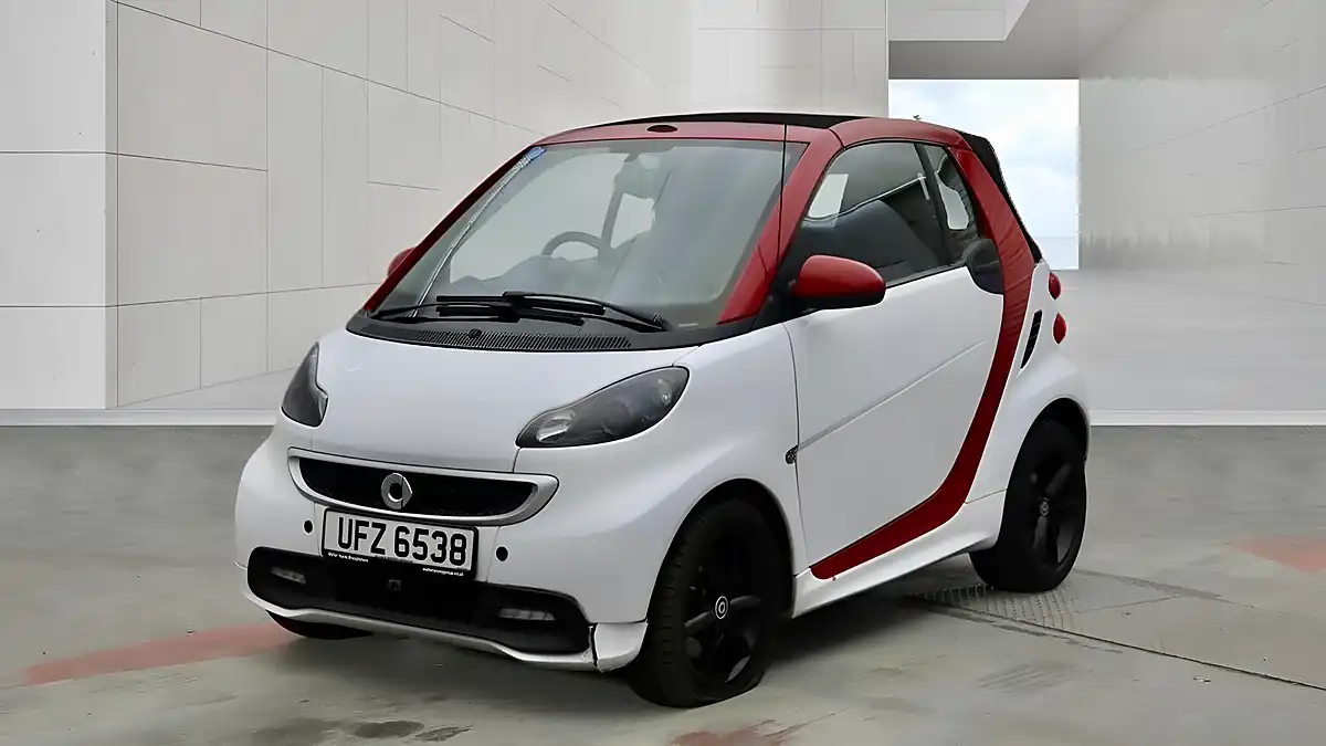 Used 2014 Smart Fortwo Grandstyle Cabriolet Softtouch White - Interior and Exterior details 3