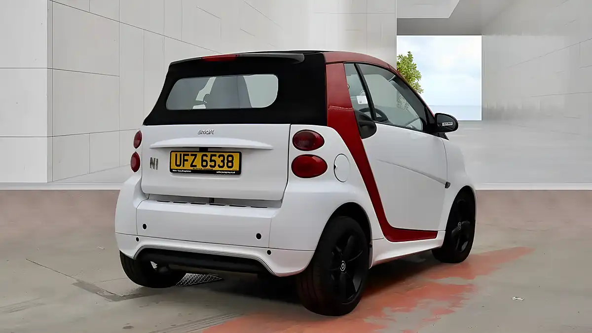 Used 2014 Smart Fortwo Grandstyle Cabriolet Softtouch White - Interior and Exterior details 7