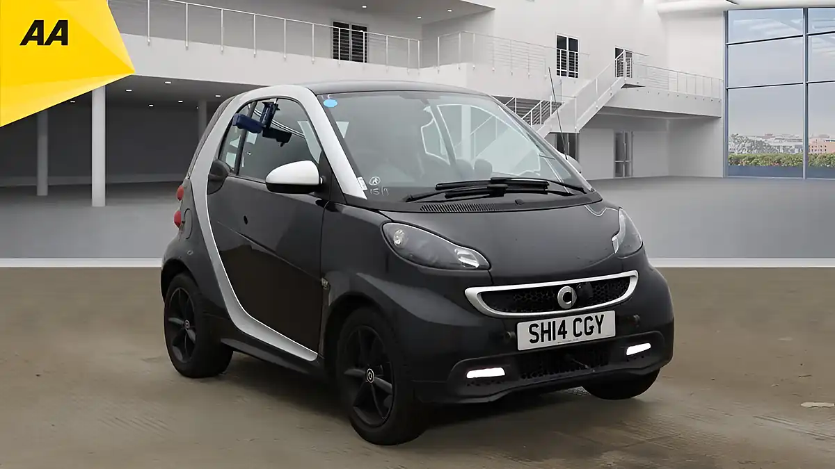 Used 2014 Smart Fortwo Grandstyle Coupe Black - Front View