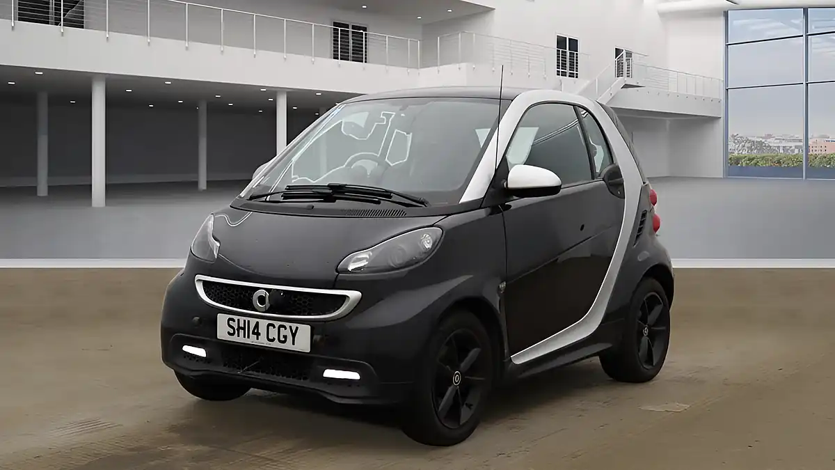 Used 2014 Smart Fortwo Grandstyle Coupe Black - Interior and Exterior details 2