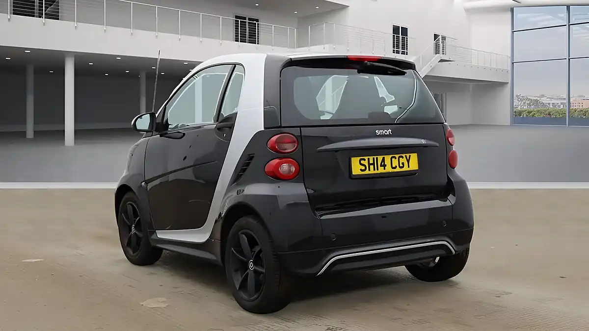 Used 2014 Smart Fortwo Grandstyle Coupe Black - Interior and Exterior details 3