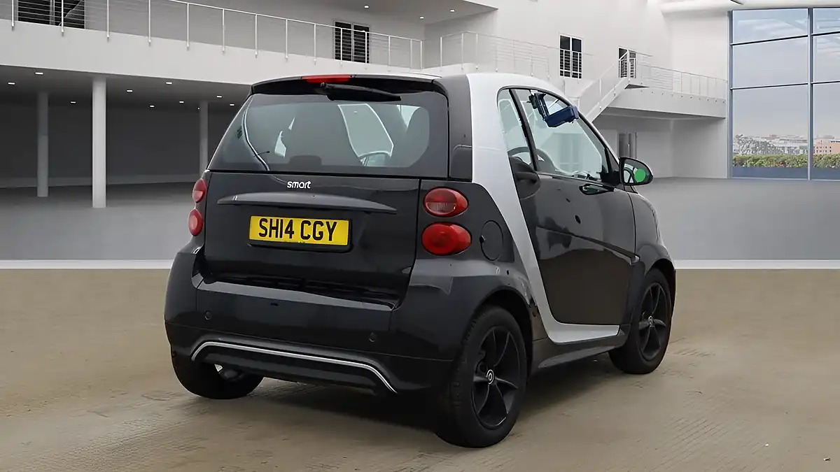 Used 2014 Smart Fortwo Grandstyle Coupe Black - Interior and Exterior details 4