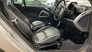 Used 2014 Smart Fortwo Grandstyle Coupe Black - Interior and Exterior details 8