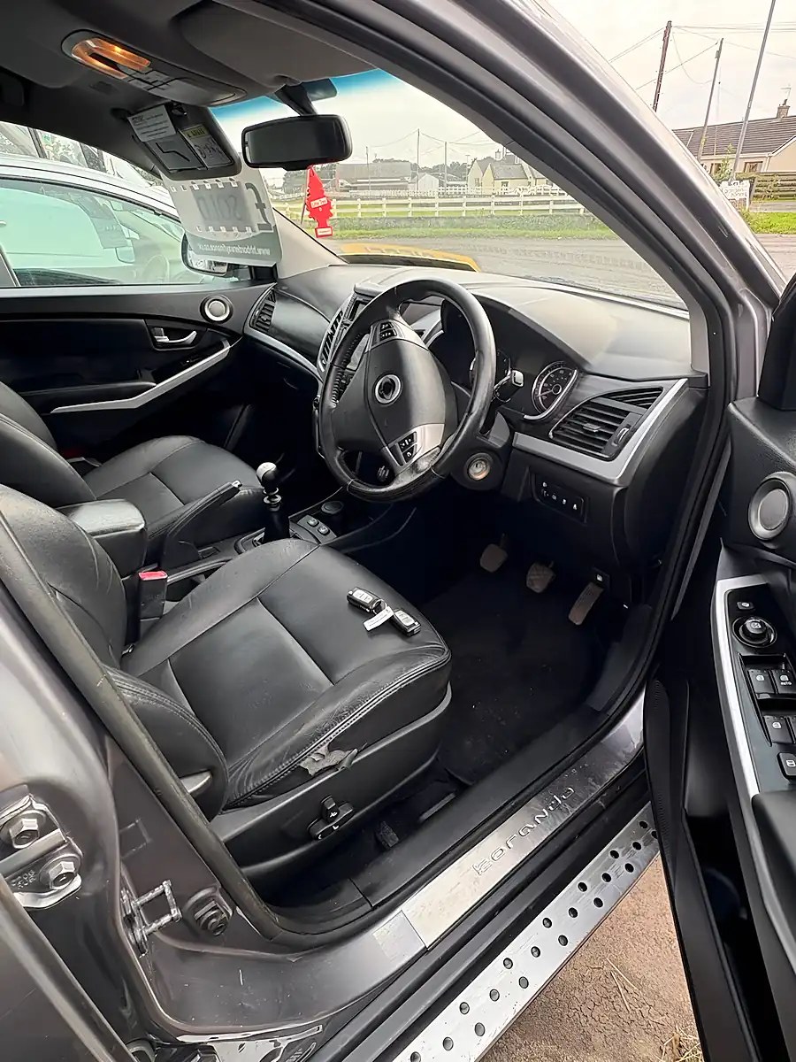 Used 2014 Ssangyong Korando ELX4 Grey - Interior and Exterior details 9