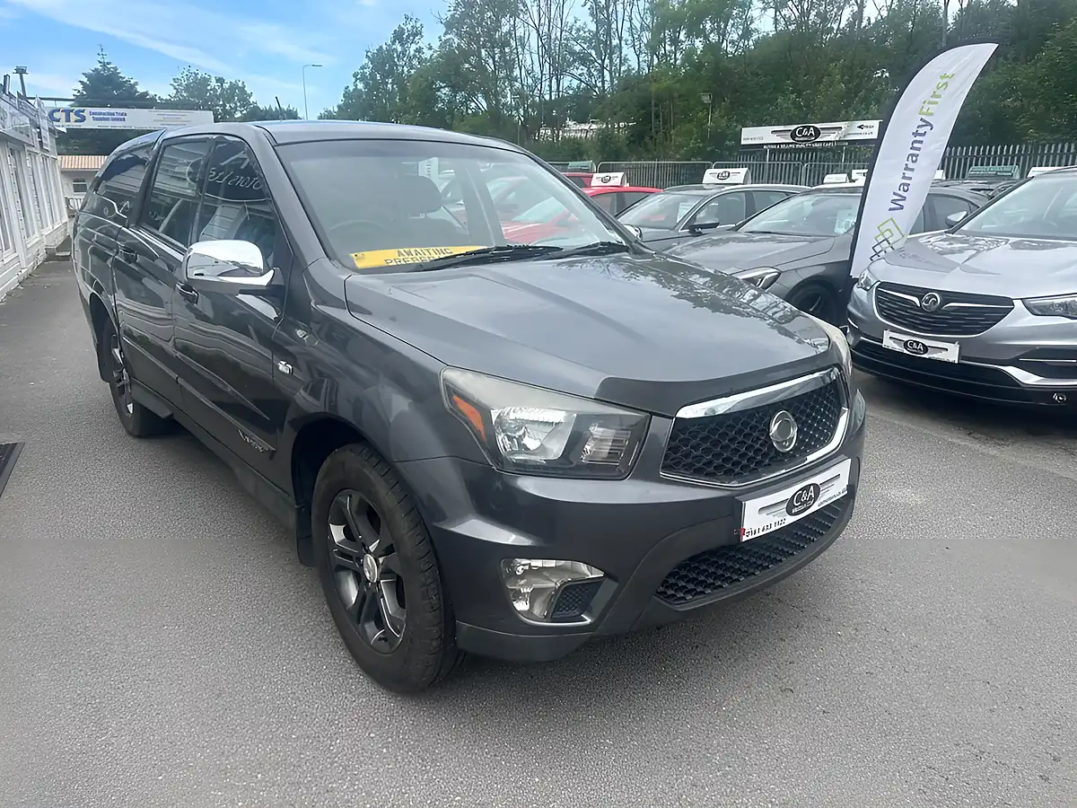 Used 2014 Ssangyong Korando Sports Ext Pickup Double Cab Grey - Front View