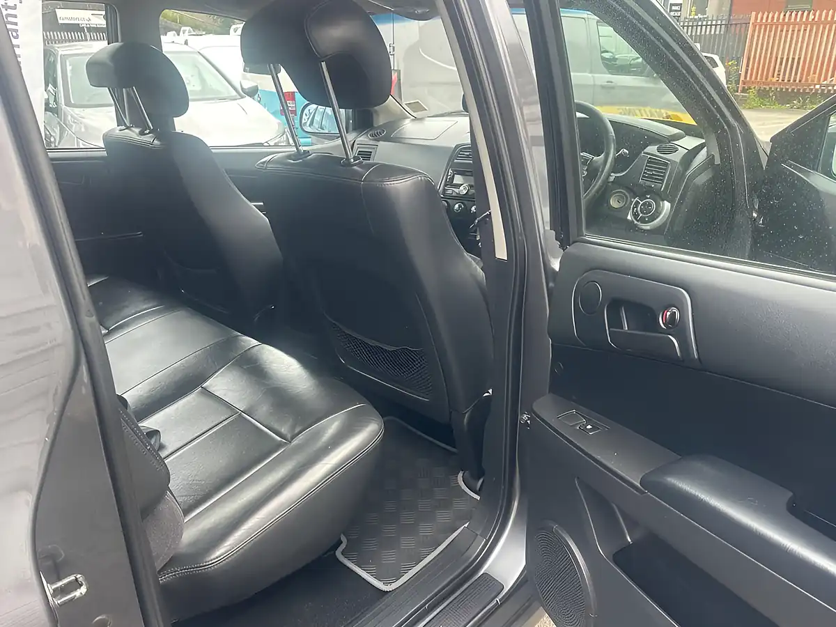 Used 2014 Ssangyong Korando Sports Ext Pickup Double Cab Grey - Interior and Exterior details 13
