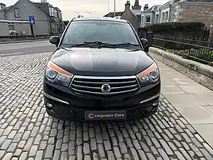 Used 2014 Ssangyong Turismo Es Black - Interior and Exterior details 10