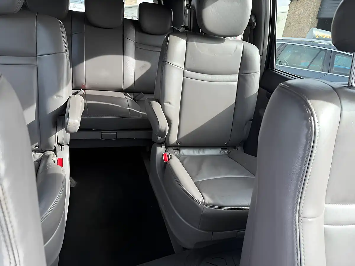 Used 2014 Ssangyong Turismo Es Black - Interior and Exterior details 14