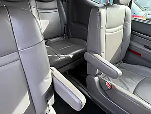 Used 2014 Ssangyong Turismo Es Black - Interior and Exterior details 15