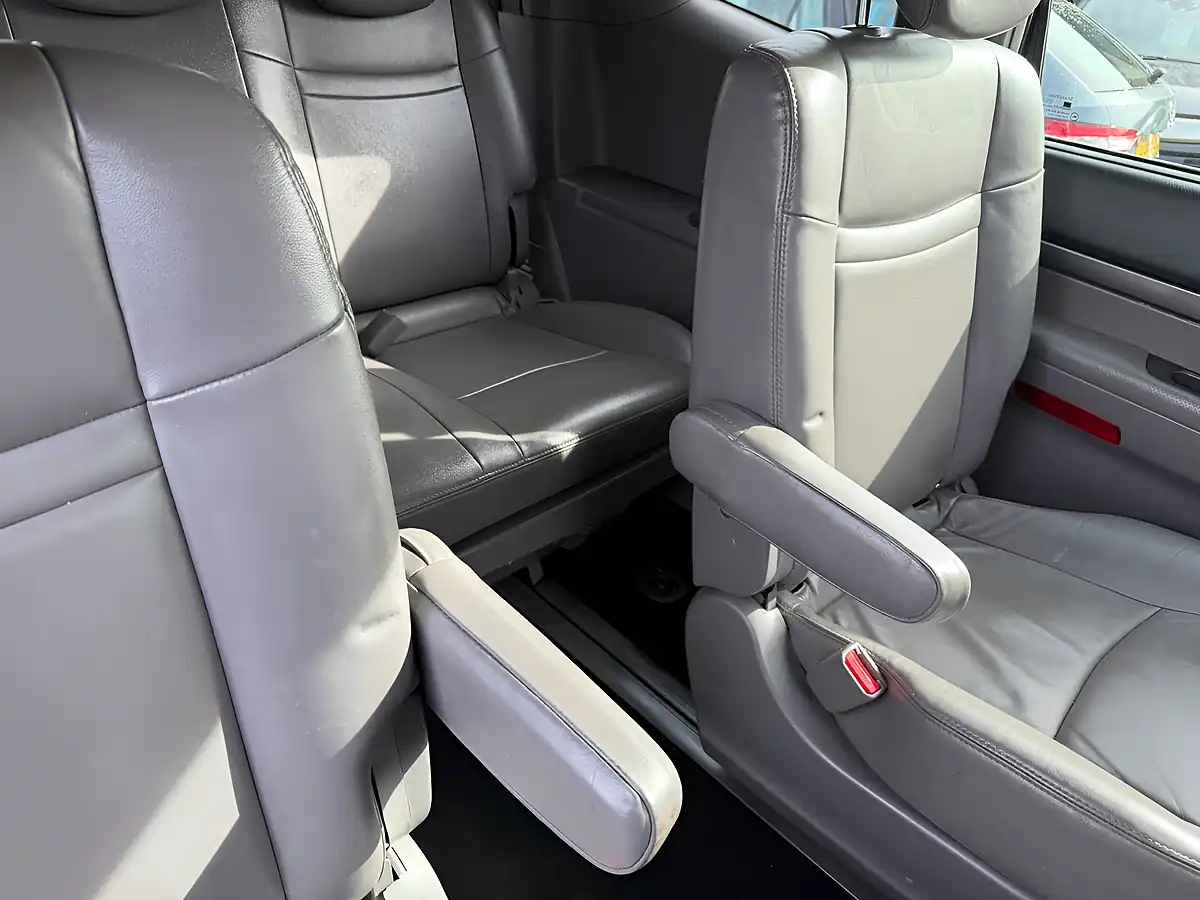 Used 2014 Ssangyong Turismo Es Black - Interior and Exterior details 15