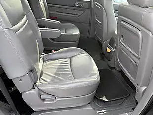 Used 2014 Ssangyong Turismo Es Black - Interior and Exterior details 16